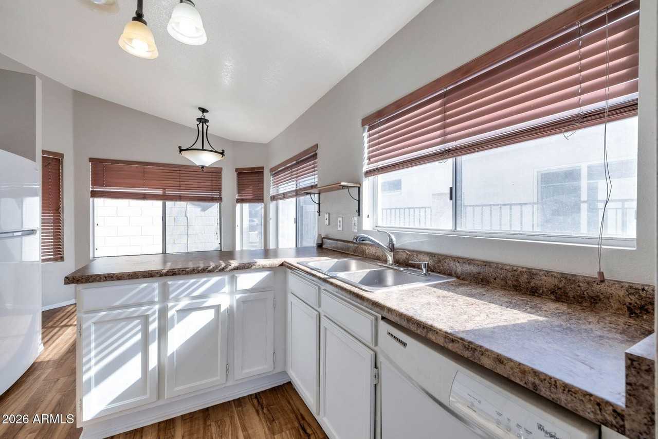 8664 N 107th Dr - Photo 4 of 12