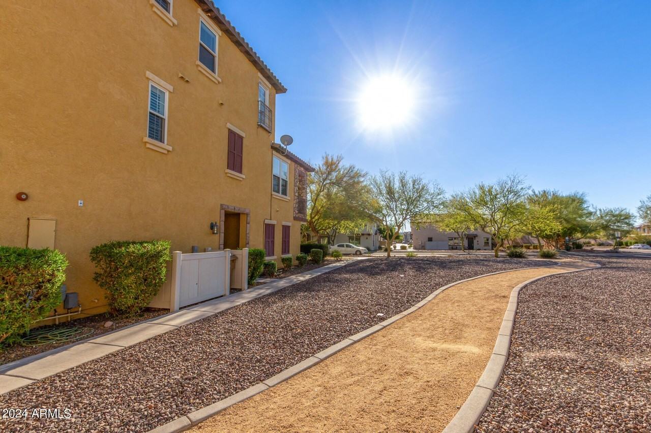 29150 N 125th Ave - Photo 2 of 30