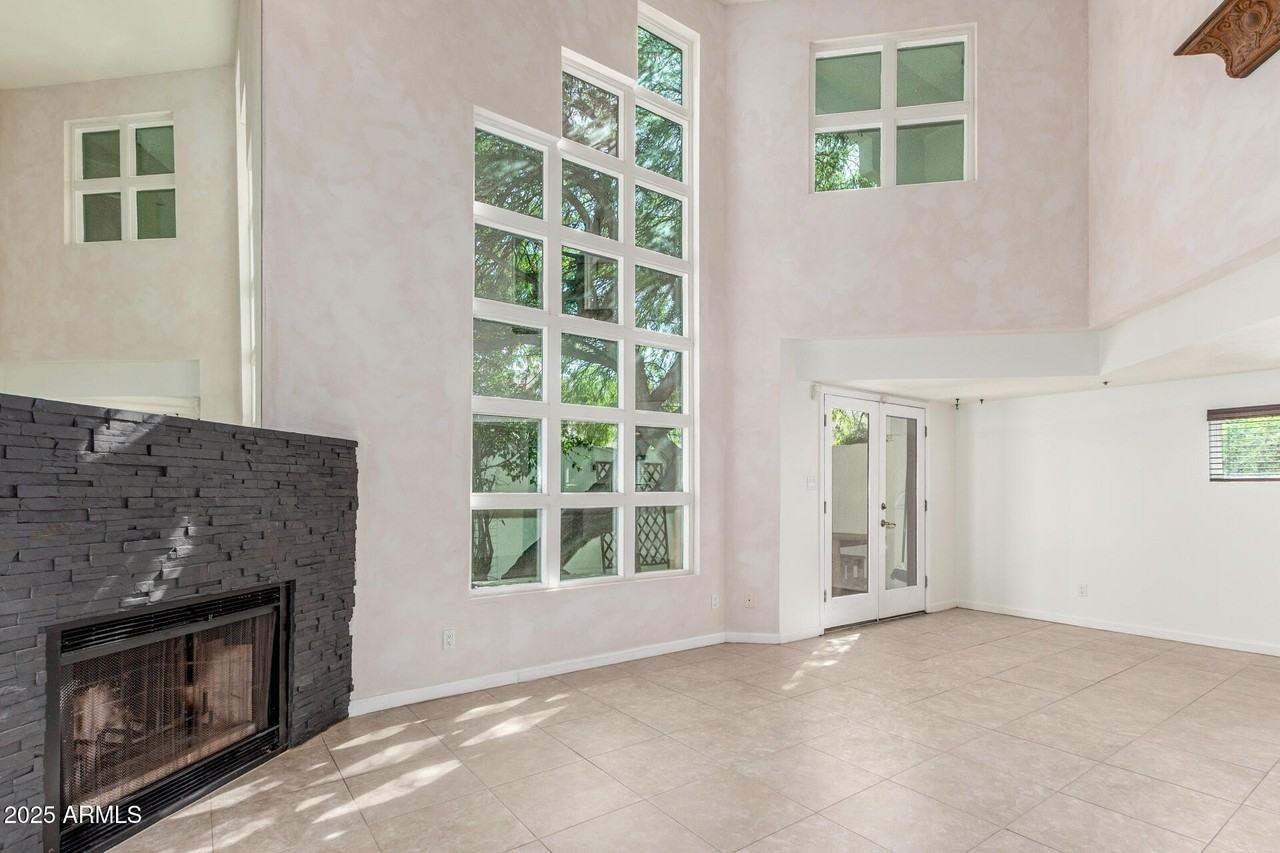 21 W Pasadena Ave Unit 3 #3 - Photo 4 of 39