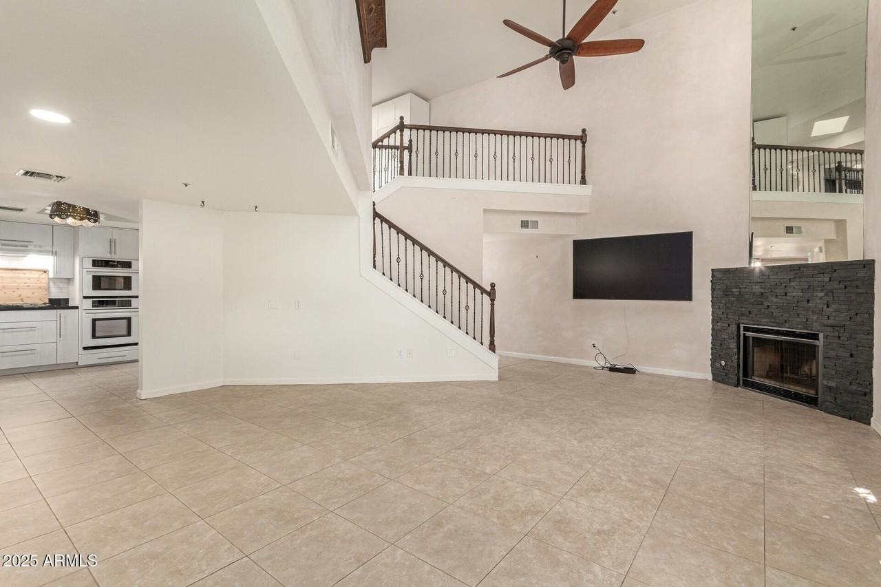 21 W Pasadena Ave Unit 3 #3 - Photo 5 of 39