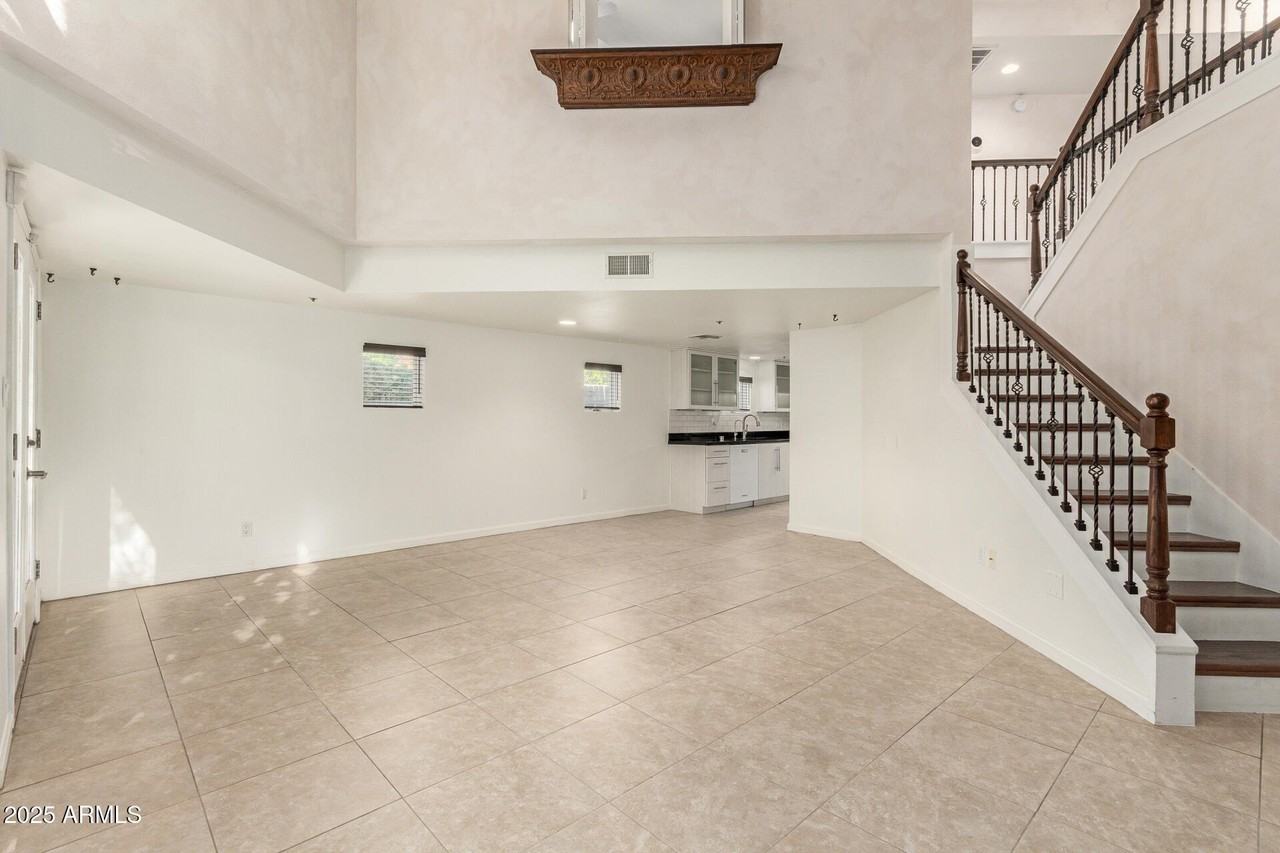 21 W Pasadena Ave Unit 3 #3 - Photo 6 of 39