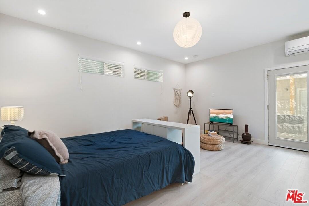 5634 Ventura Canyon Ave - Photo 6 of 12