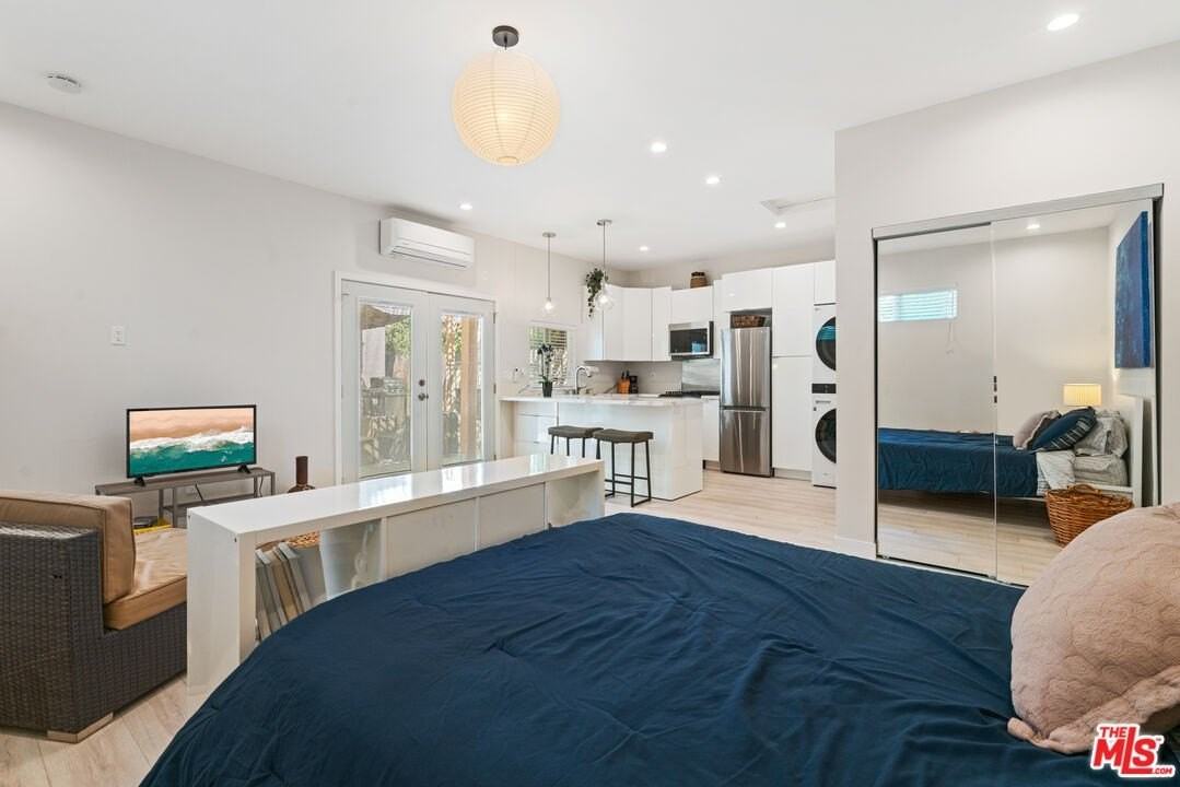 5634 Ventura Canyon Ave - Photo 7 of 12