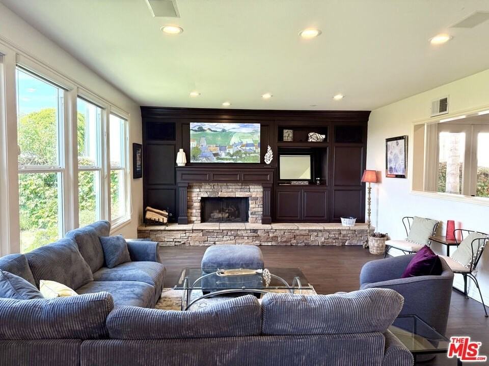 5 Marisol - Photo 5 of 50