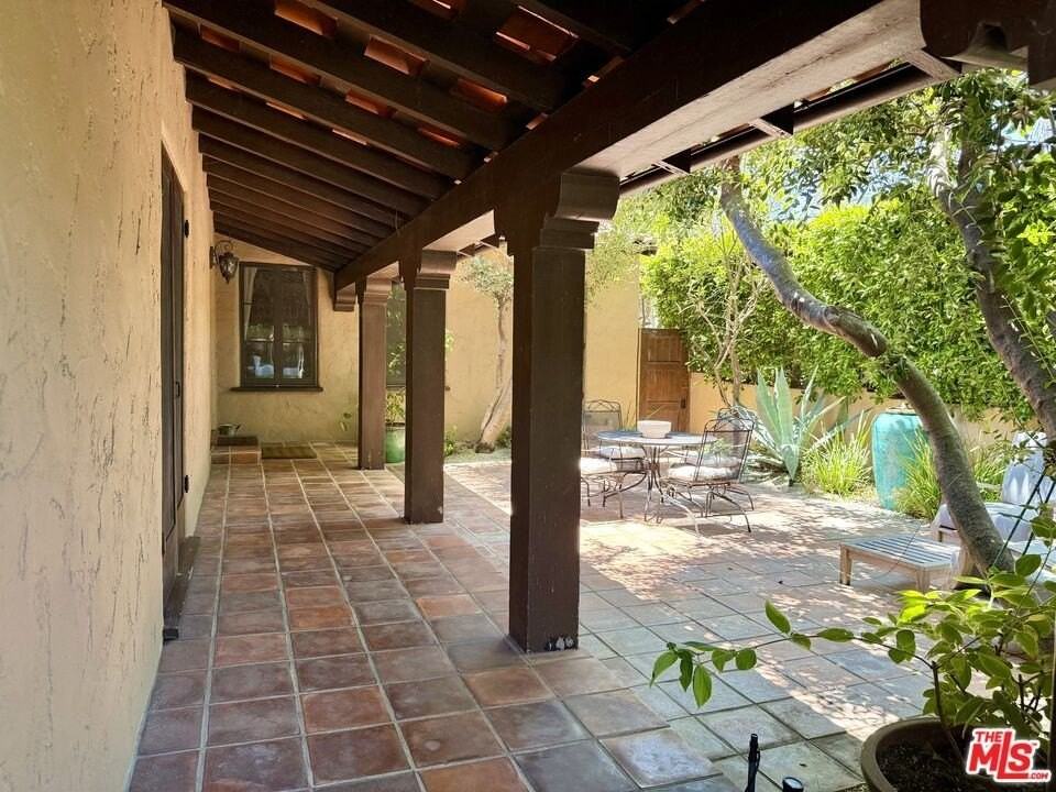 1901 Westholme Ave - Photo 4 of 50