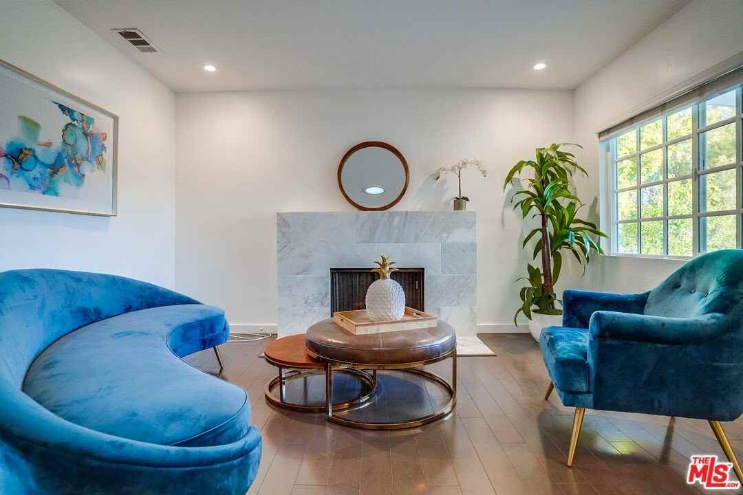 12527 Emelita St - Photo 2 of 24