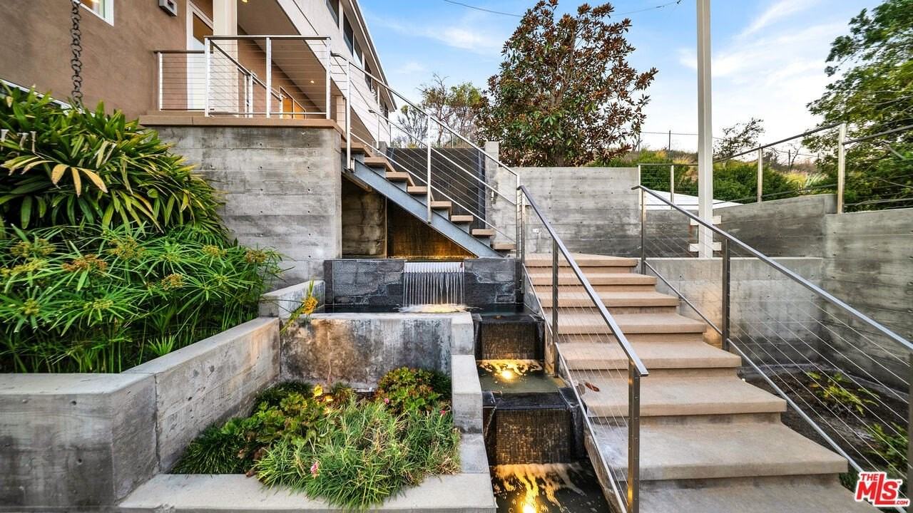 2915 Tuna Canyon Rd - Photo 7 of 44