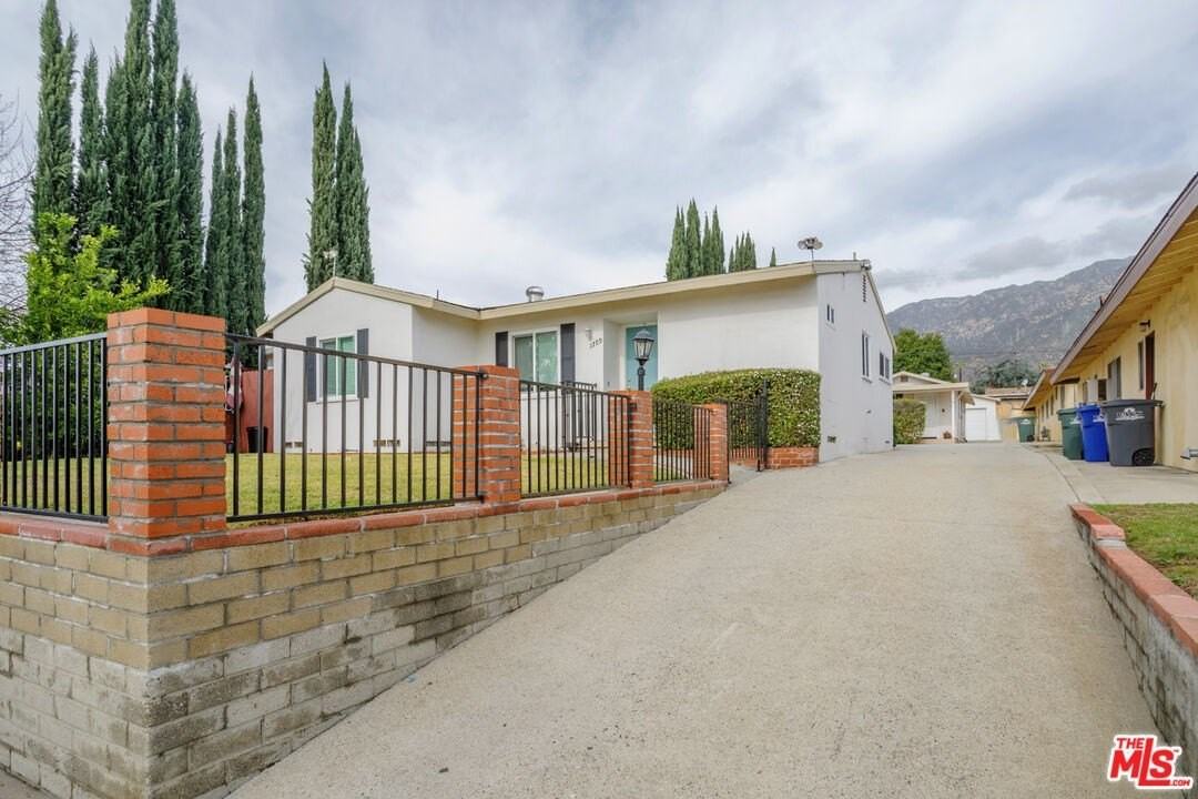 1789 1/2 Atchison St - Photo 2 of 21