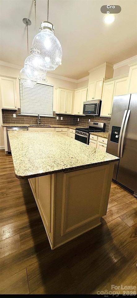 5733 Lachlan Hill Ln - Photo 7 of 31