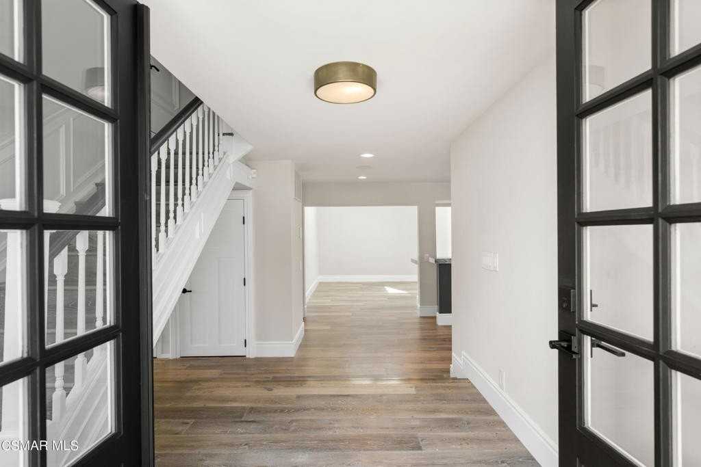 1345 Southwind Cir - Photo 3 of 36