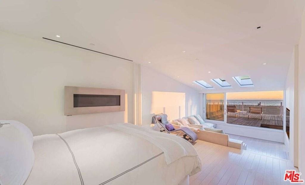 1267 Palisades Beach Rd - Photo 6 of 7