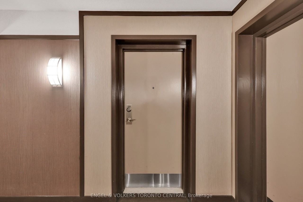 77 Apartment Building - Photo 2 of 27