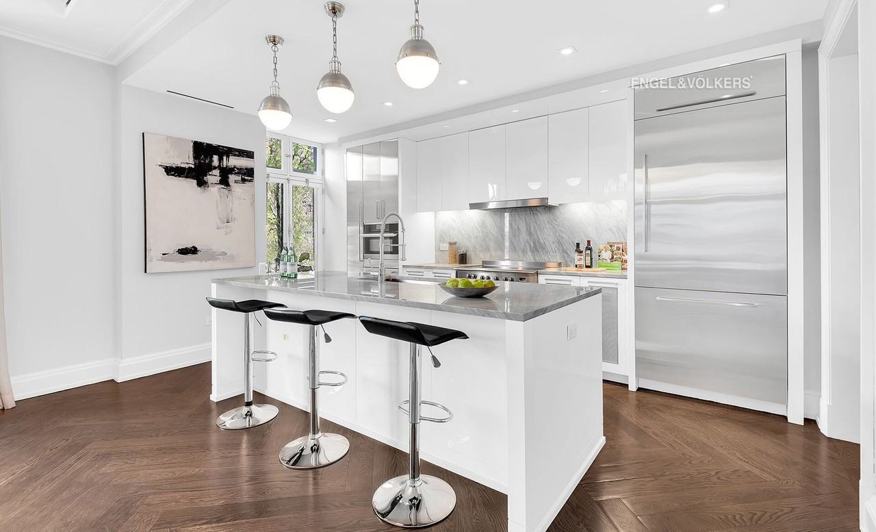 344 W 72nd St - Photo 3 of 20