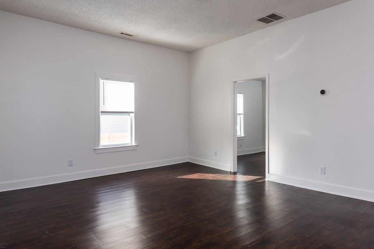 679 Terry St Se #1 - Photo 4 of 21