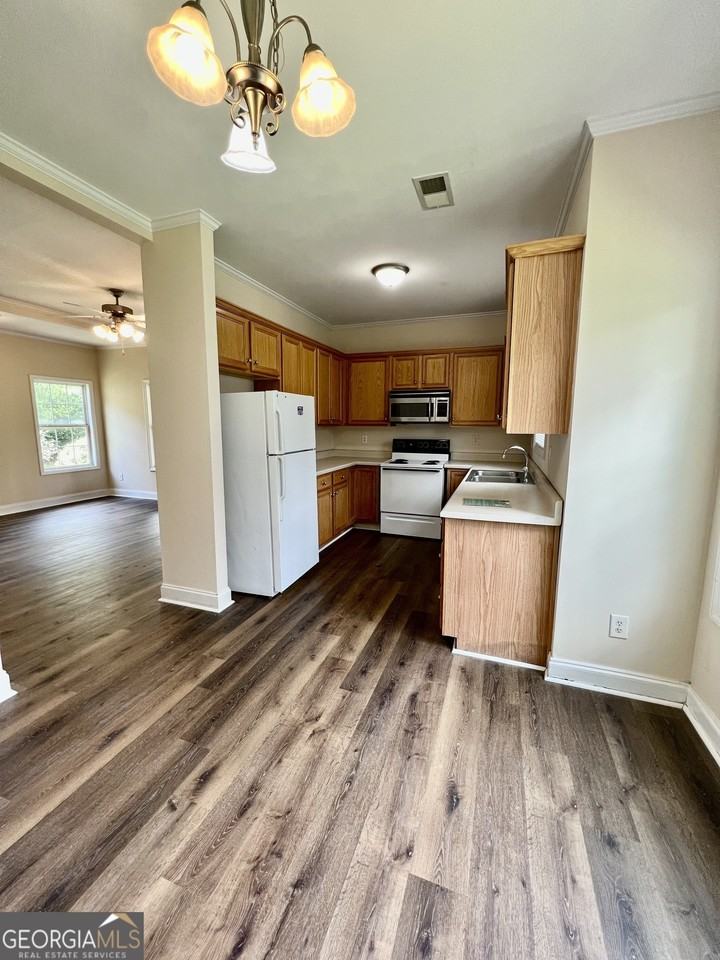 160 Trail Creek St - Photo 3 of 9