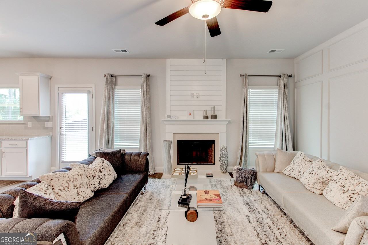 3617 Chestnut Oak Ct - Photo 5 of 27