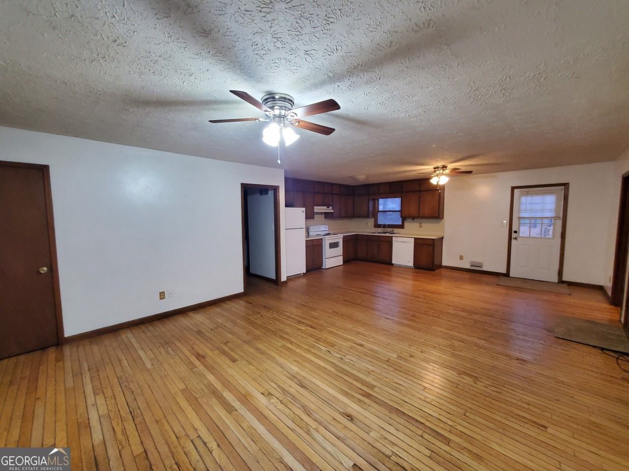 112 Vincent Ave - Photo 5 of 9