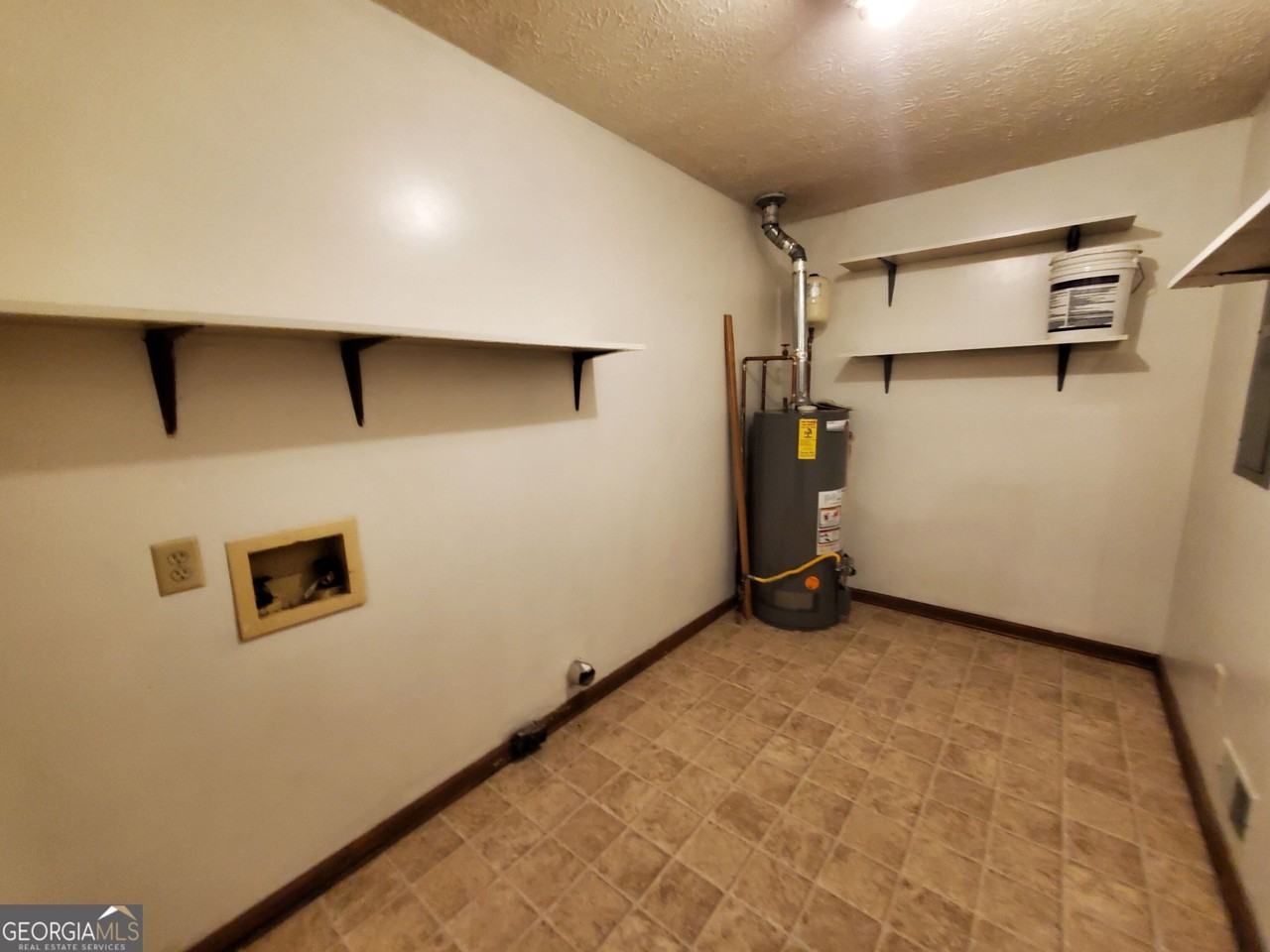 112 Vincent Ave - Photo 7 of 9