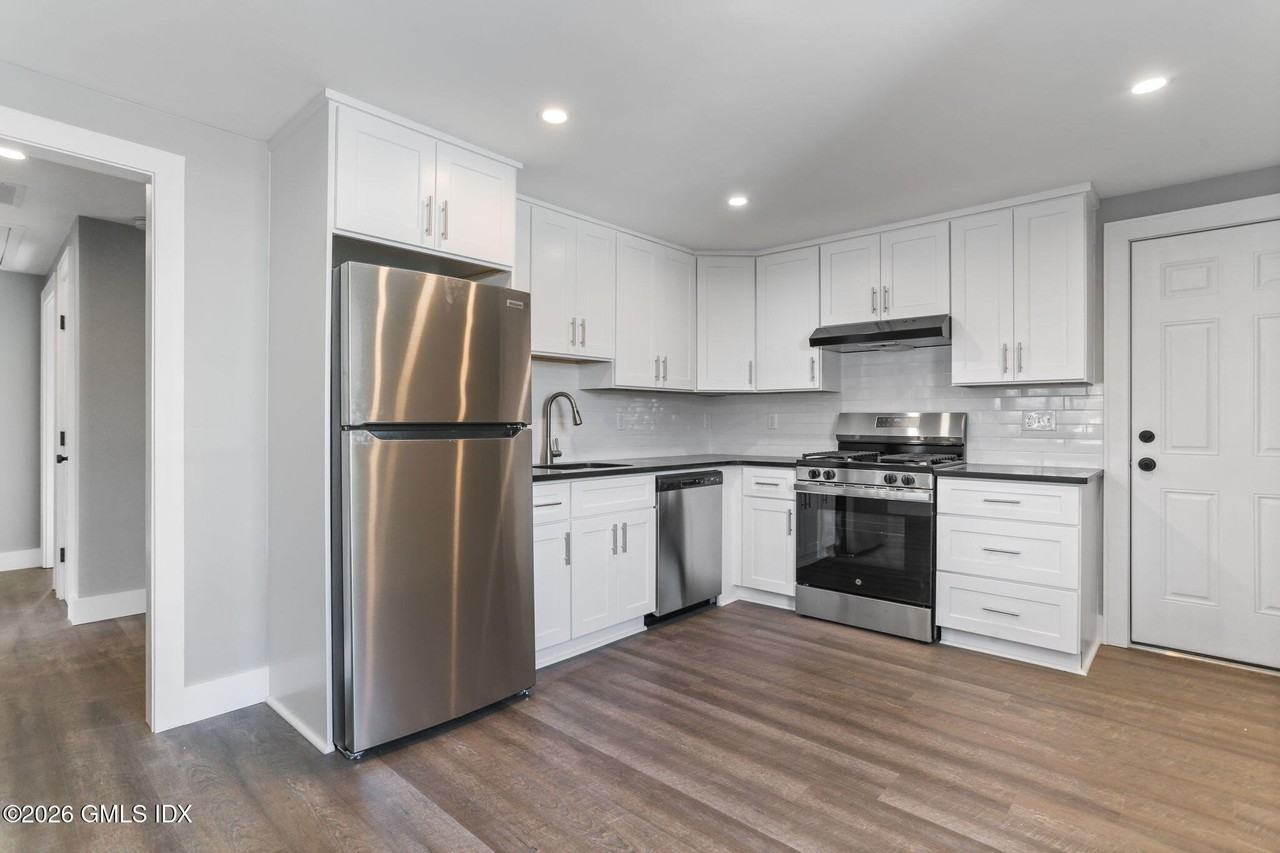 35 Euclid Ave #B - Photo 7 of 27