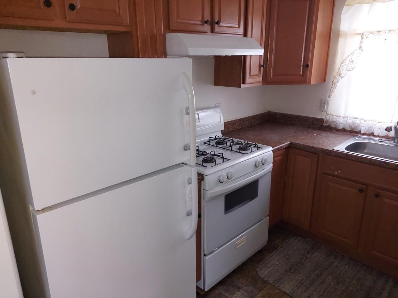 190 W 24th St #2 - Photo 6 of 12