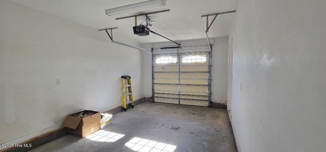 204 Holly Ln - Photo 5 of 10