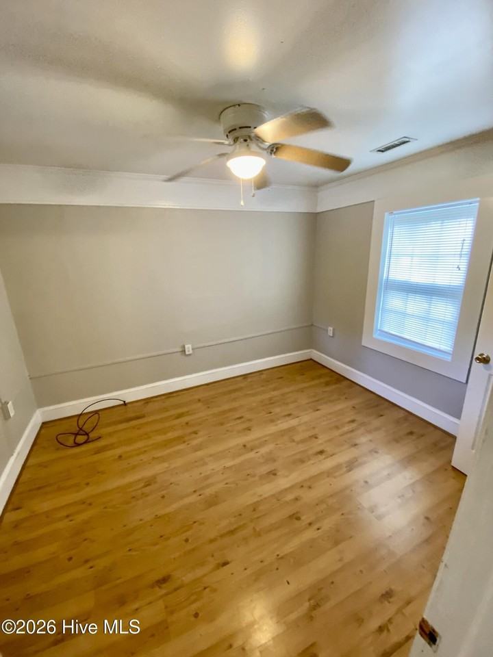 100 S Eastern St - Photo 3 of 9