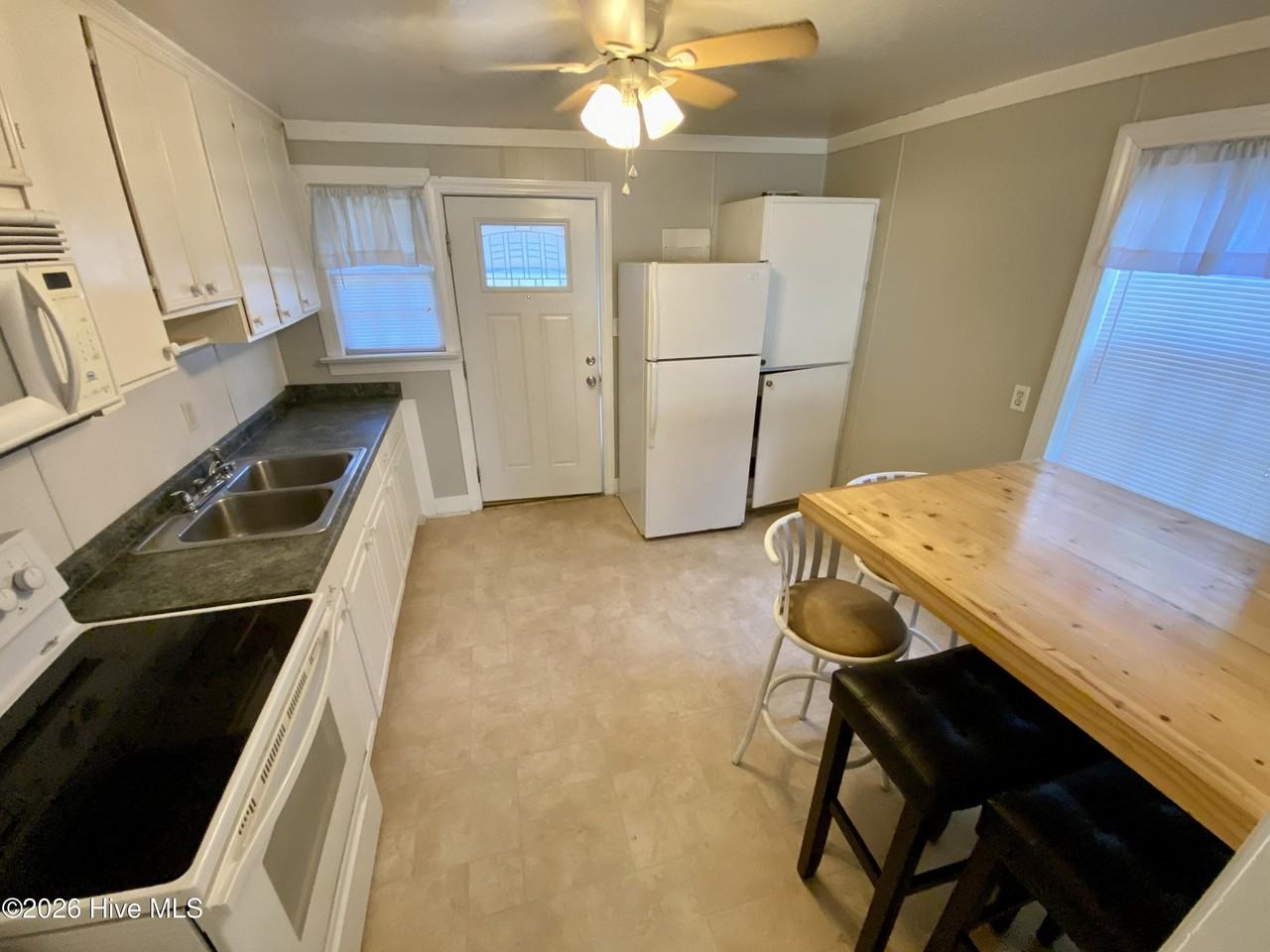 100 S Eastern St - Photo 5 of 9