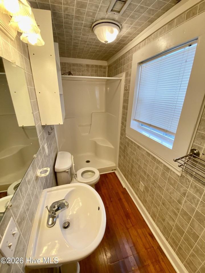 100 S Eastern St - Photo 6 of 9