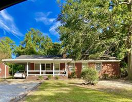 featured image of 203 S Elm St