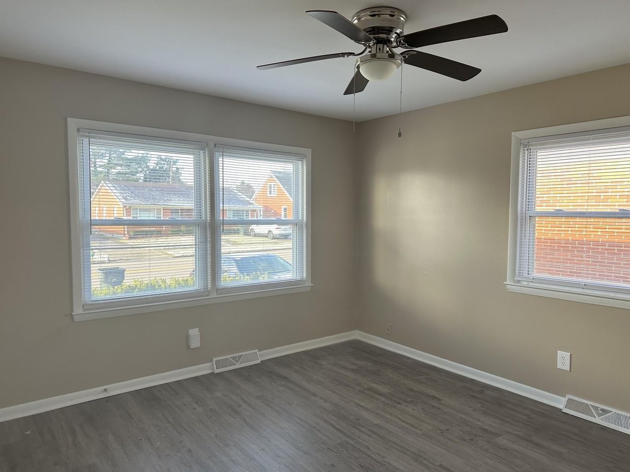 677 Anniston Dr - Photo 5 of 10