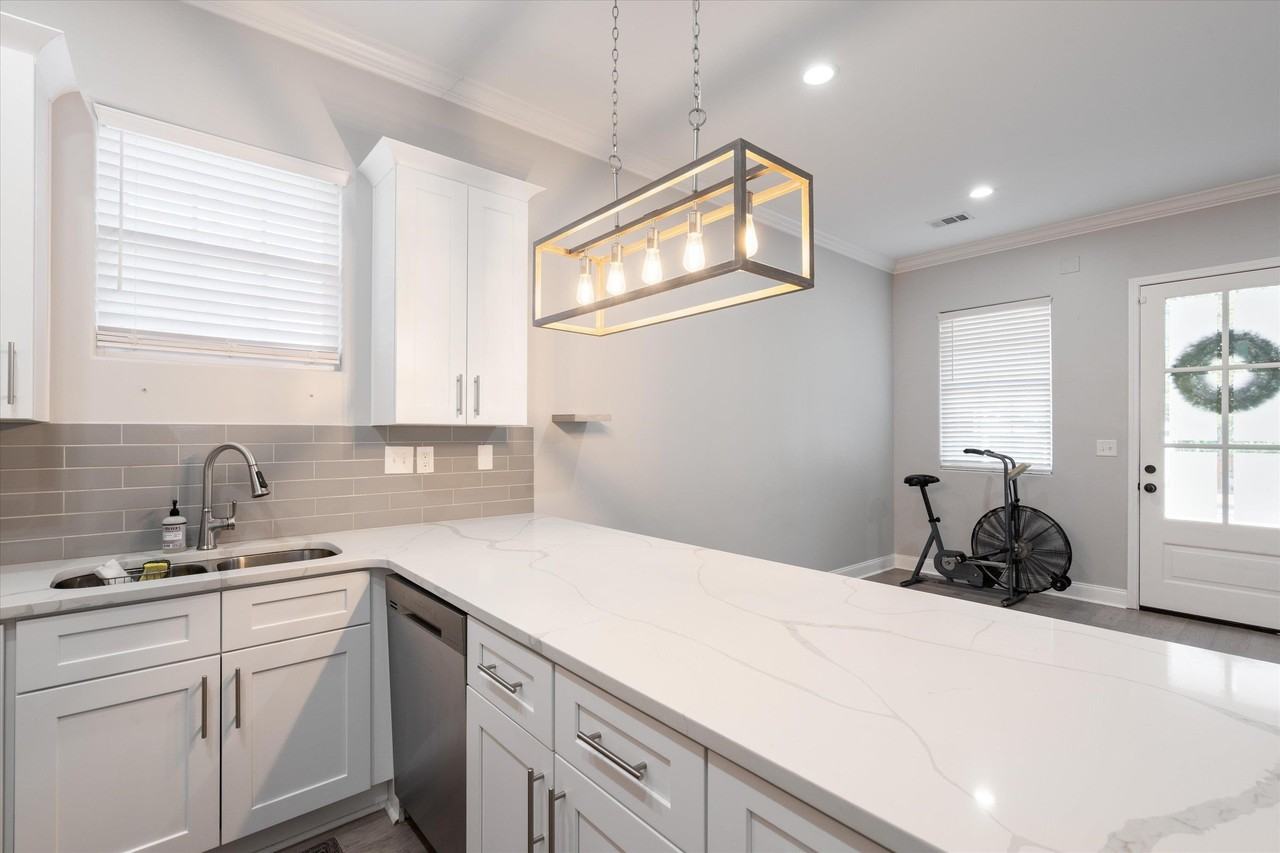 385 Williford St - Photo 6 of 21