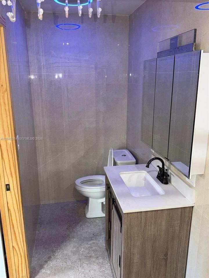 4152 Sw 13th St - Photo 5 of 8