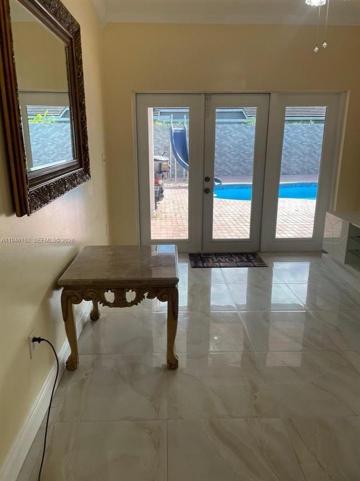 14562 Sw 172nd Ln - Photo 6 of 44