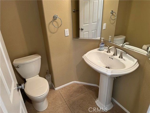 26900 Seurat Ln - Photo 2 of 8