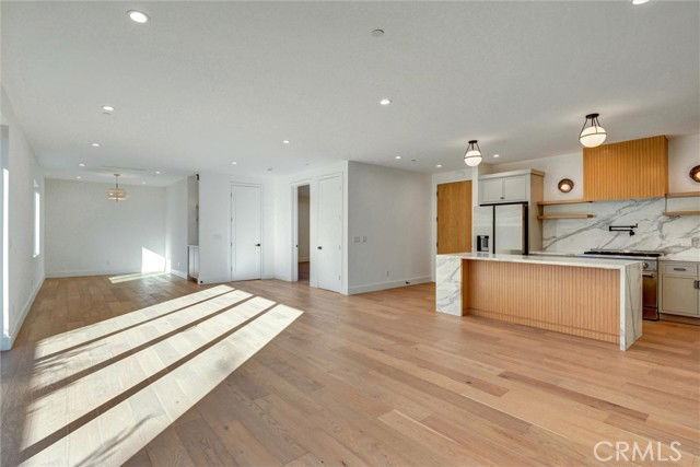 1688 N Sierra Bonita Ave - Photo 5 of 8