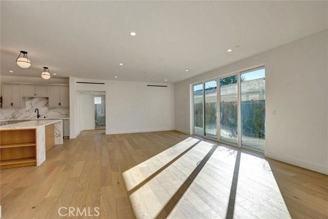 1688 N Sierra Bonita Ave - Photo 6 of 8