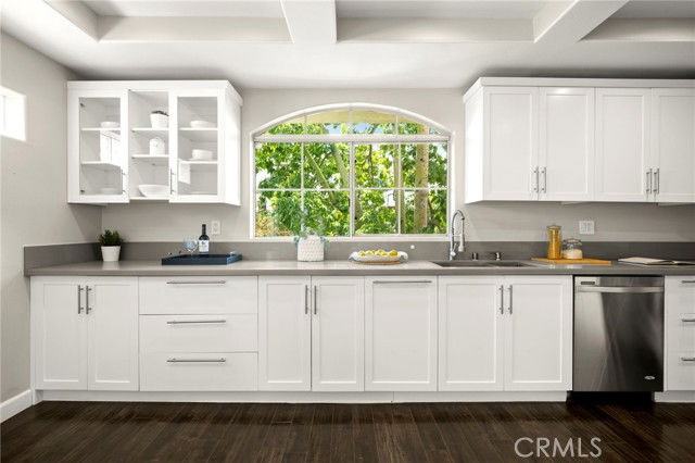 12919 Bloomfield St - Photo 3 of 8