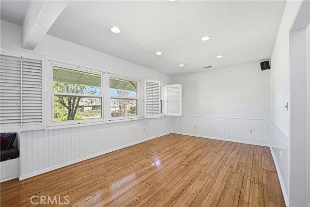 16146 Otsego St - Photo 4 of 8