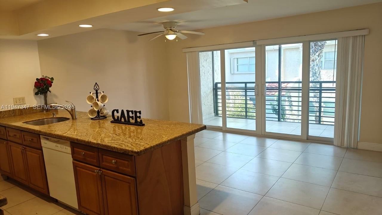 5214 Ne 6th Ave #G3 - Photo 3 of 10