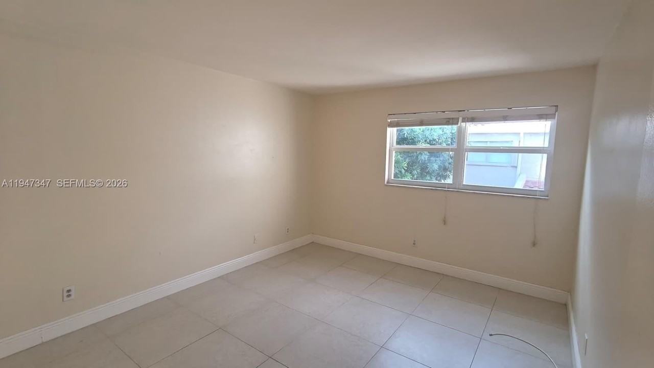 5214 Ne 6th Ave #G3 - Photo 6 of 10