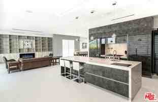 featured image of 2122 Castle Heights Ave