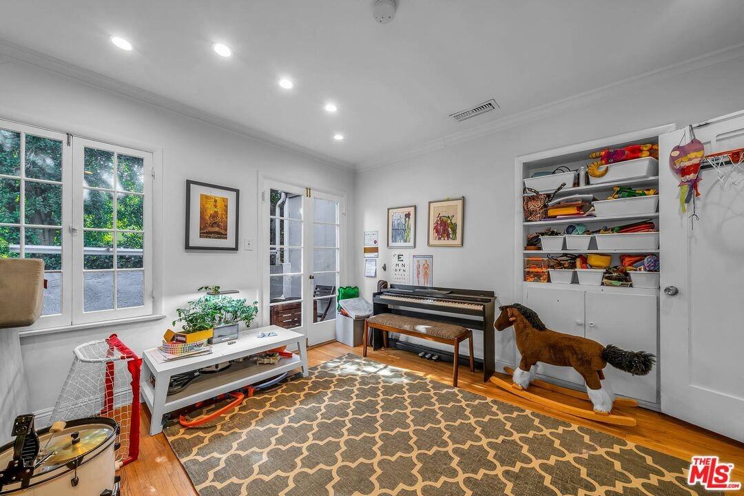 6249 Del Valle Dr - Photo 6 of 8