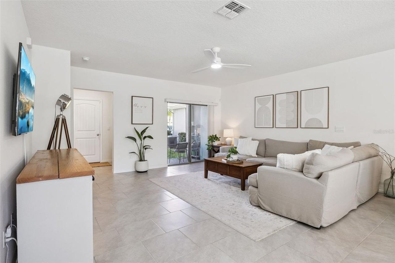 13121 Bounty Ave - Photo 4 of 38