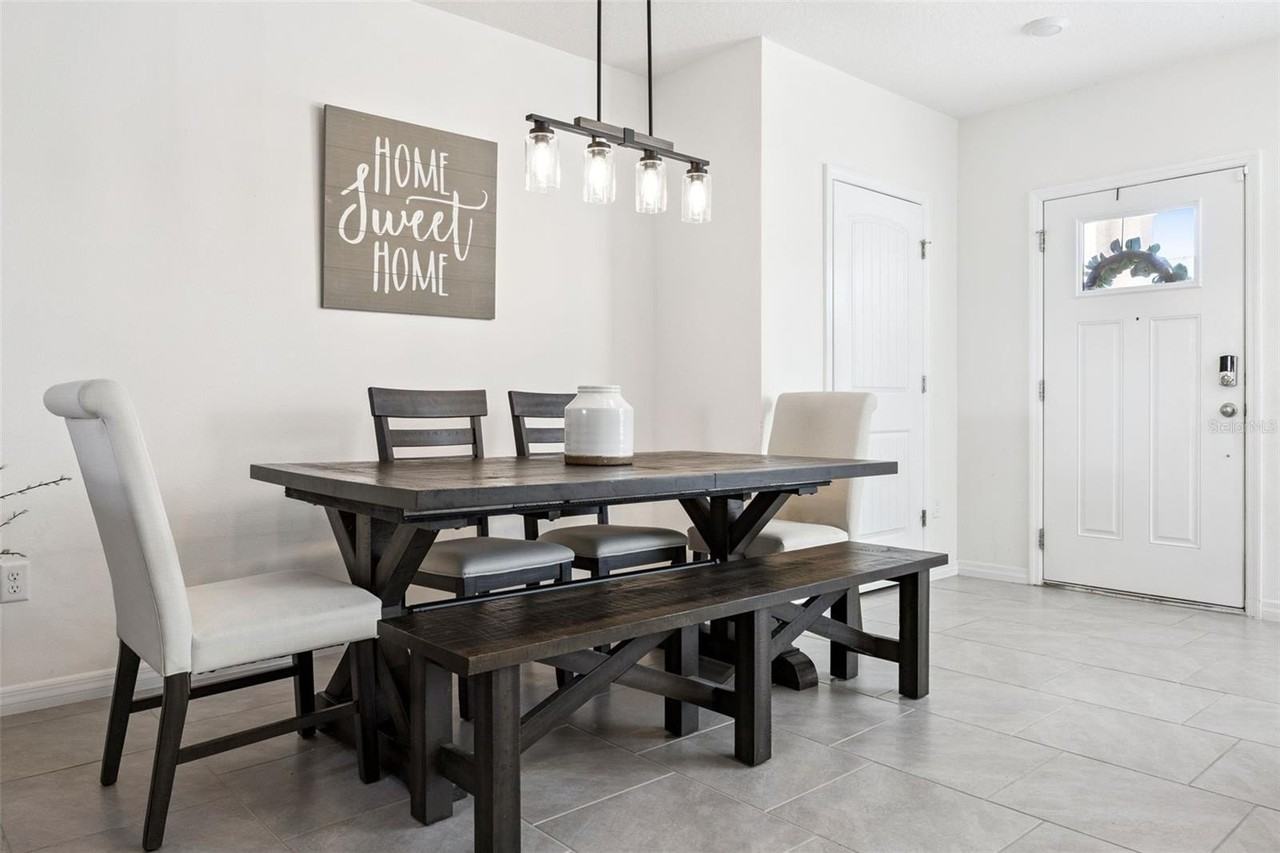 13121 Bounty Ave - Photo 6 of 38