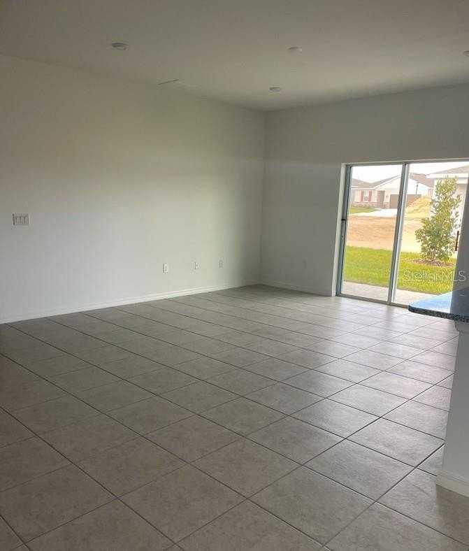 1055 Patriot Loop - Photo 5 of 13