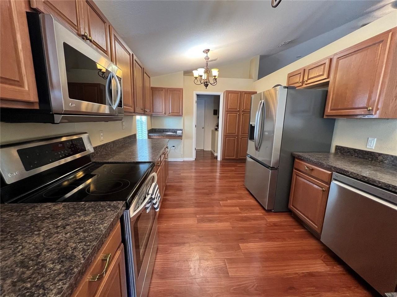 14367 Finsbury Dr - Photo 2 of 35