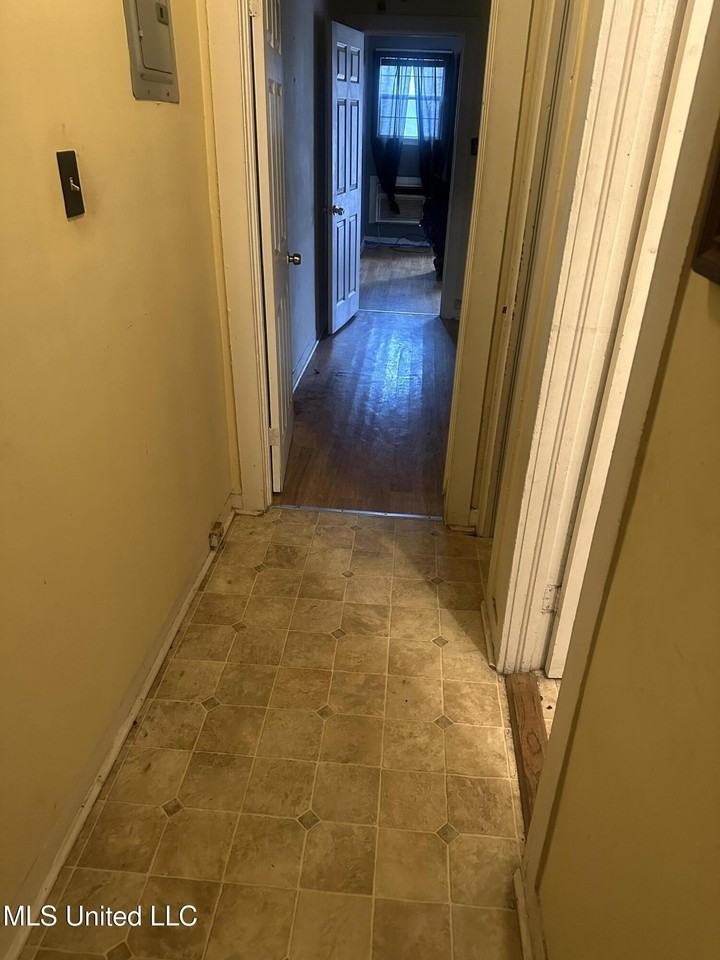 2501 Woodlawn St Lot 2501 - Photo 6 of 8