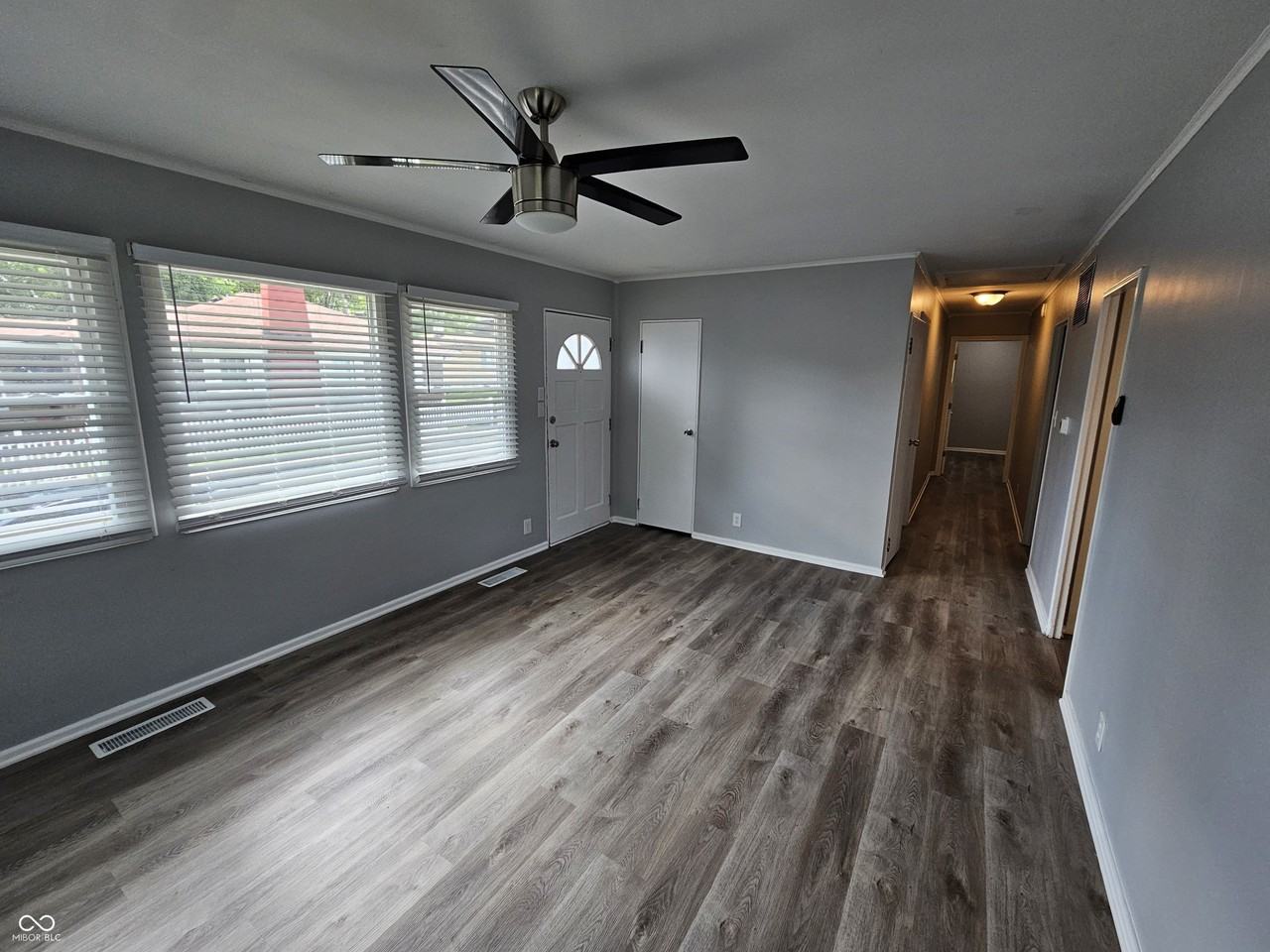 608 Bernard Ave - Photo 3 of 17