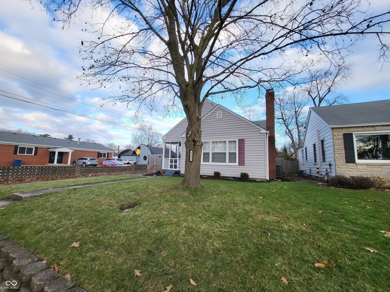 6191 Crittenden Ave - Photo 2 of 19