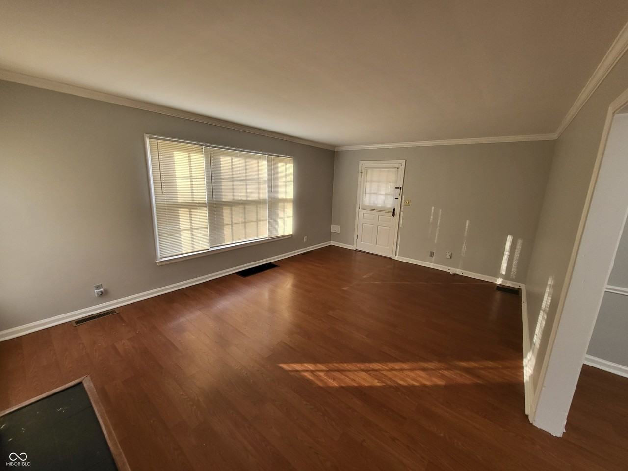 6191 Crittenden Ave - Photo 4 of 19